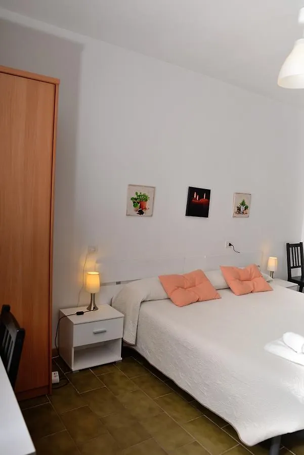 Pension Borras Girona Guest house